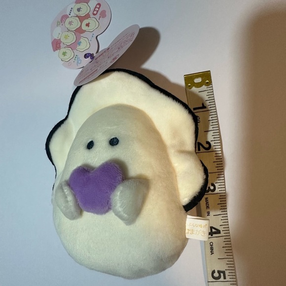 Mini Oyster Clam With Heart Stuffed Plush Keychain From Japan Claw Machine - Picture 4 of 4